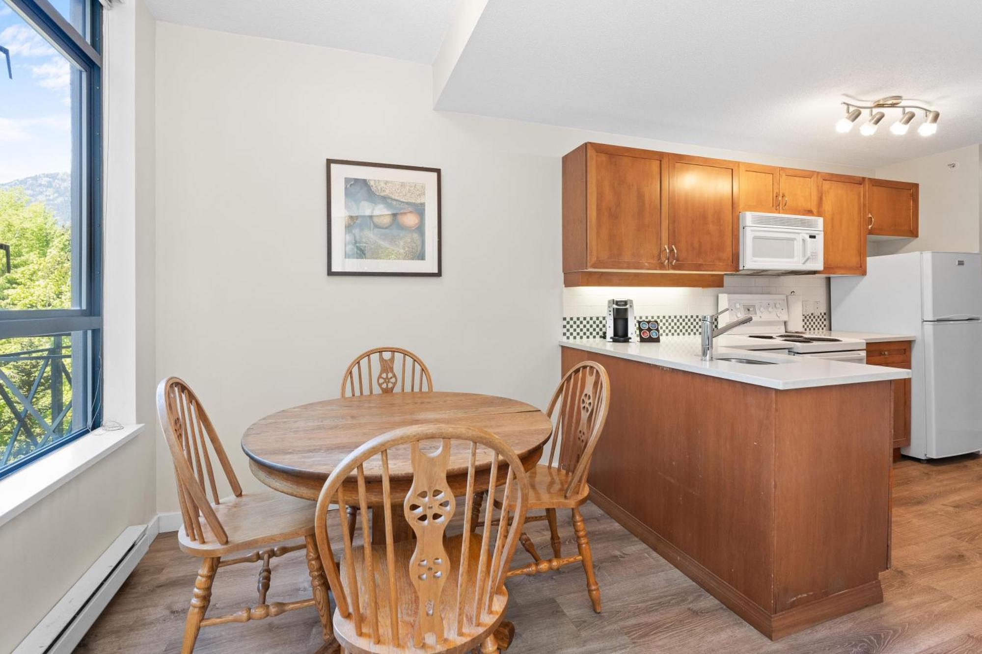 Alpenglow Lodge Bear Wonder One Bedroom By Mva Whistler Exterior foto